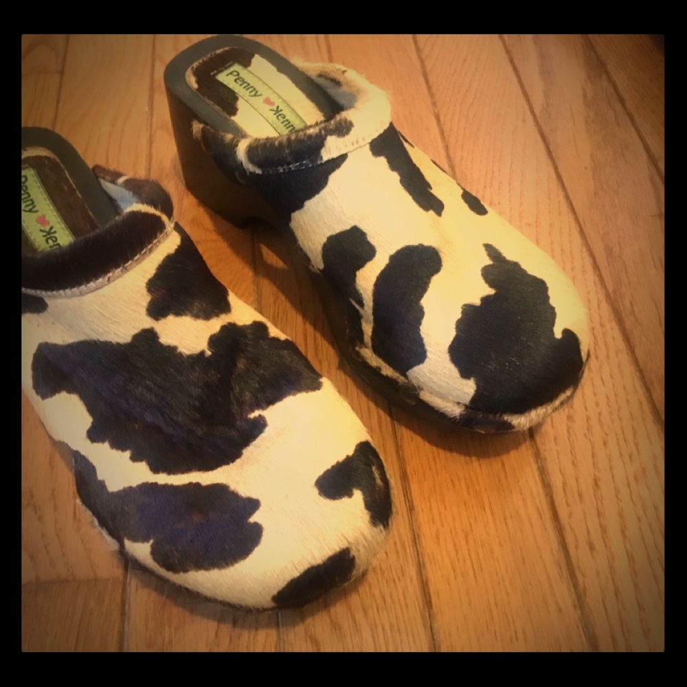 Cowhide clogs